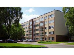 Ensemble de 4 maisons médicales/ polycliniques à céder