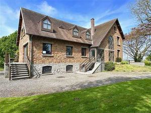 MAISON DE CARACTERE DANS UN ENVIRONNEMENT PAISIBLE!