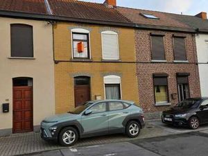 MAISON 2 FACADES AVEC 3 CHAMBRES  TERRASSEBALCON ET JARDIN