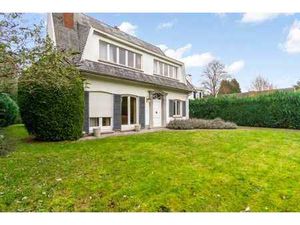 Villa à rénover avec 4 chambres à Bouchout