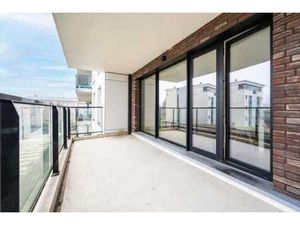 Proche de l'OTAN  à proximité des commerces et facilités