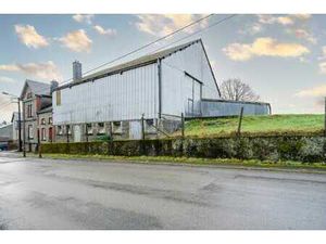 Grange spacieuse à réhabiliter