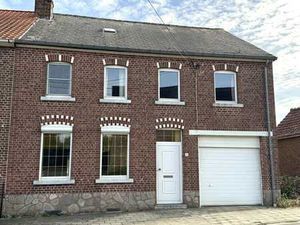 Belle maison 3façades pleine de potentiel !!