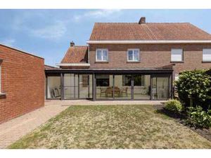 Maison jumelée située au calme avec 3 chambres