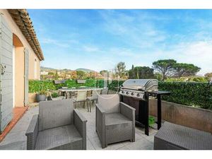 Appartement à vendre avec terrasse à Grimaud