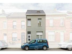 Woning op gunstige ligging nabij winkels en invalswegen