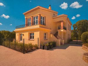 Vente appartement 11 pièces 187 m² Saint-Raphaël (83700)