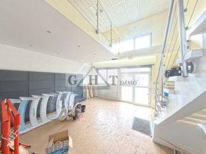 Location local industriel 160 m² à Créteil (94000)