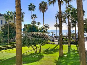 Cannes Croisette - 3 pièces de 82m² rénové avec vue mer