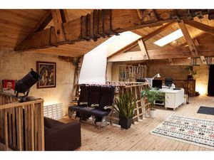 Batiment 380 m² sur deux niveaux