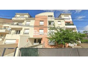 Limeil-Brevanne: Dans immeuble récent beau F1