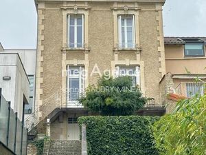 Demeure d’exception des années 30 avec piscine - Vue sur la vallée du Clain