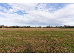 Terrain de 1 703 m2 dans un environnement privilégié