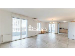 VILLEURBANNE GRATTE CIEL- IMMEUBLE 2019- TYPE 4 - GARAGE