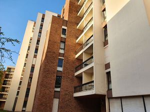 VAUBAN- CATHO :T4 avec balcons  cave et parking