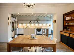 Ancien presbytère du XIXeme siècle au charme préservé