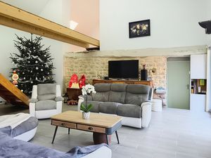 Maison en pierre - 6 pièces 242 m2 CARQUEBUT