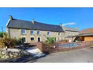 Vente Maison Piscine à Trévron (22100) : à vendre Piscine / 210m² Trévron