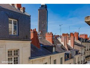 Exclusif Hyper-Centre T3 Traversant 81m² + Cour 100m²