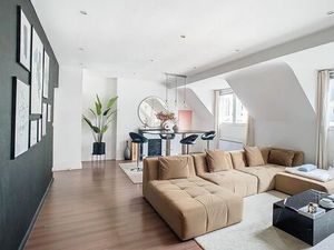 Nantes Hyper-Centre T3 Meublé Lumineux 81m² + Cour 100m²