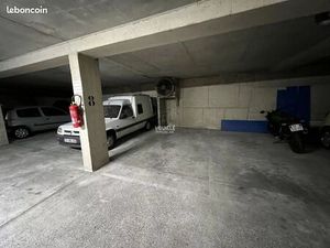 Place de parking en sous-sol en bordure des boulevards à Le BOUSCAT