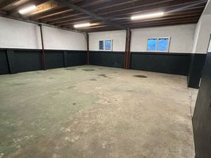 Local stockage entrepôt commerce