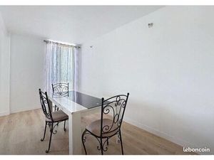 Maison à louer à Connere 3ch avec jardin