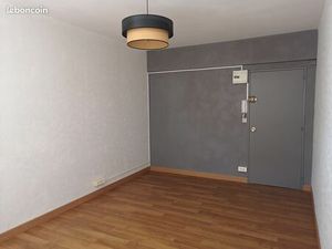 Beau local récemment rénové Tours