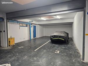 Box sécurisé de 70m2 en rdc