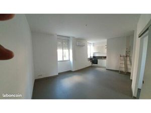 P2 Nimes Centre climatisé accès indépendant