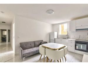 Location appartement 5 pièces 79 m² à Saint-Denis (93200)