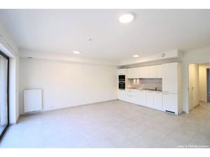 Appartement à louer avec garage et terrasse   Forest (VBD65040)