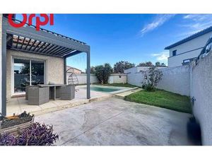 Maison Pia m² T-5 à vendre  380 000 €