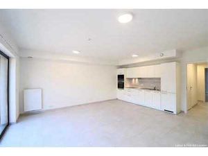 UCCLE/STALLE  proche de la gare et du Ring (R0)