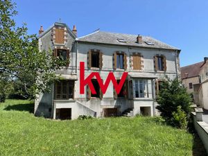 VENTE Maison 220m2 a rénover Saint Eloy les Mines au bord du plan d' eau