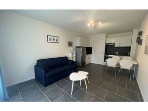 Location appartement  27.84 m² T-1 à Compiègne  605 €