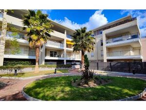 Location appartement  m² T-4 à Mandelieu-la-Napoule  1 760 €