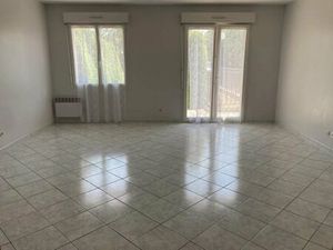 TOURNAN EN BRIE - 2 pièces