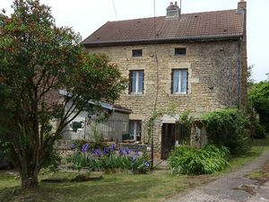 Proche Venarey et Montbard  maison à rénover 3 chambres