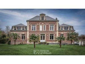 Élégante propriété bourgeoise au fil de l'eau  aux portes d'Amiens Sud avec piscine et gît