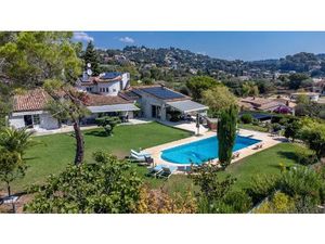 MOUGINS - Villa 7 pièces meublée piscine/jardin