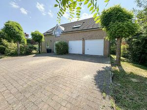 Villa à louer avec jardin et 4 chambres   Waterloo (VWD16005)