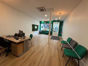 Boutique  Local  bureau à MEAUX