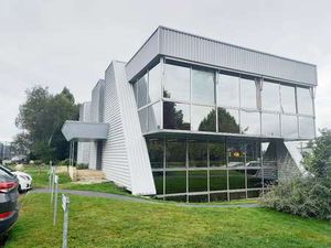 Location Bureaux et commerces à Fougères (35300) : à louer / 258m² Fougères