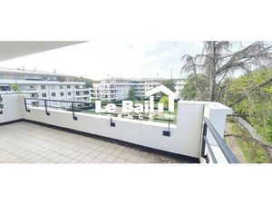 SAINT OUEN L'AUMONE - Vue sur Château de PONTOISE Ravalement refait et payé