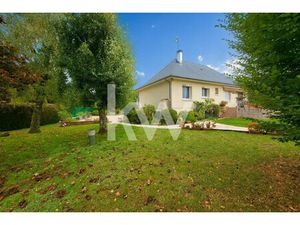 Maison sur sous-sol avec grand jardin – Proche Orléans