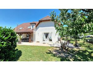 VORAY SUR L OGNON : Maison traditionnelle de qualité 189 m² avec piscine !