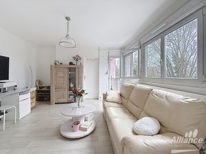 APPARTEMENT RENOVE AVEC BALCON - VUE DEGAGEE- GARAGE