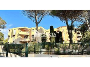 T2 EN ETAGE PORT SANTA LUCIA