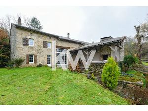 Maison en pierres de 7 pièces 163 m² à COMPREIGNAC